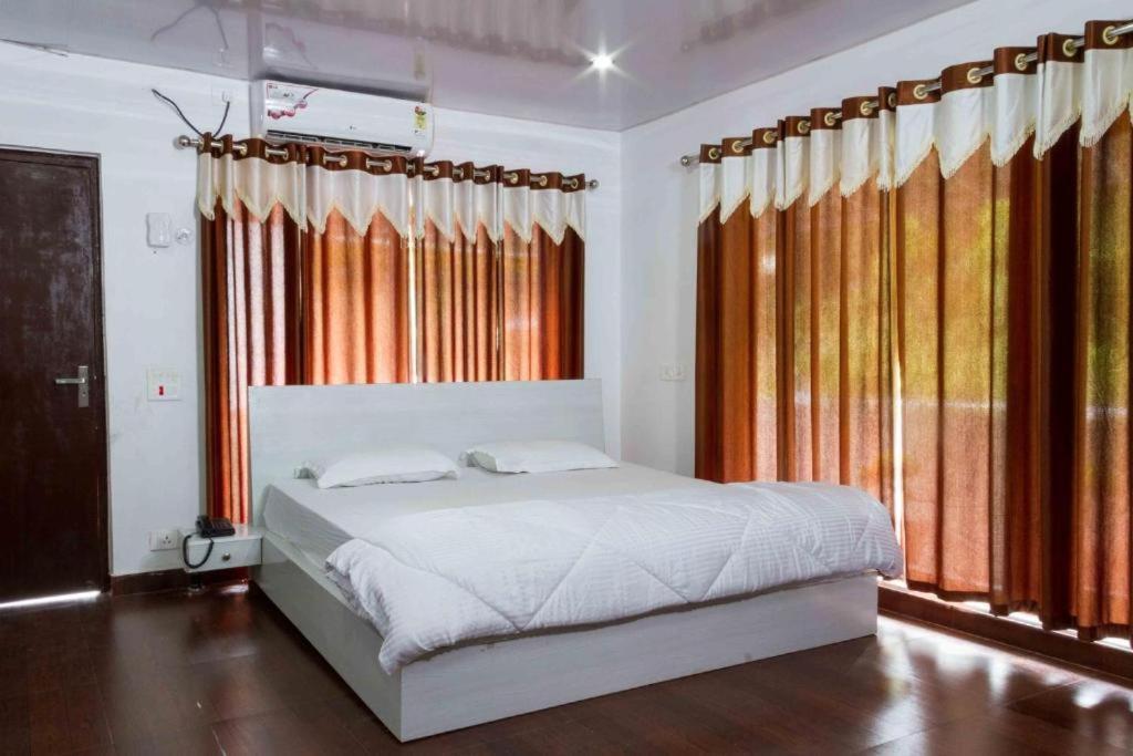 Riverside Resort ลันส์โดว์นี ภายนอก รูปภาพ