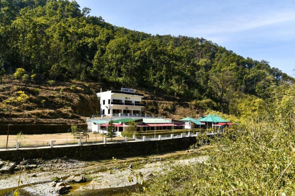 Riverside Resort ลันส์โดว์นี ภายนอก รูปภาพ